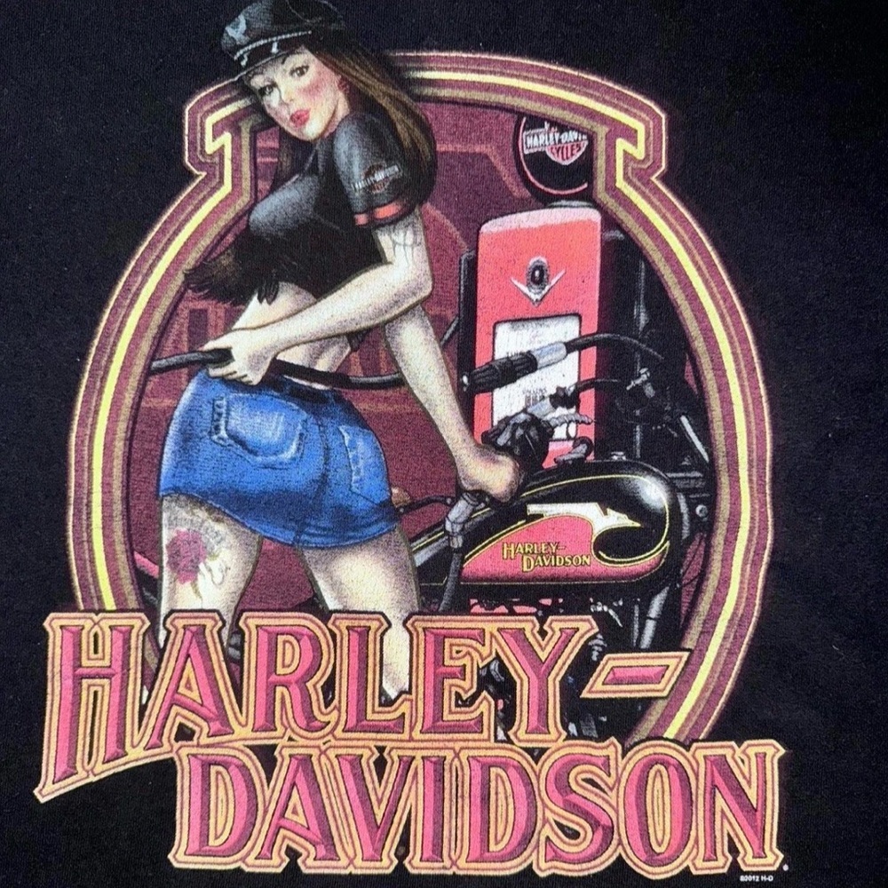 Harley-Davidson Black Tee with Retro Graphic